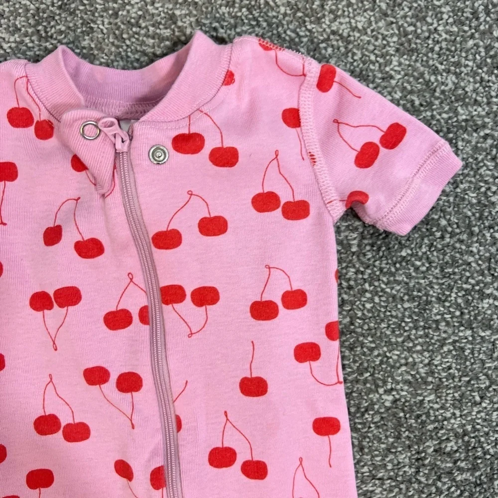 HANNA ANDERSSON CHERRIES SHORTIE SLEEPER 2 WAY ZIPPER 12-18 months